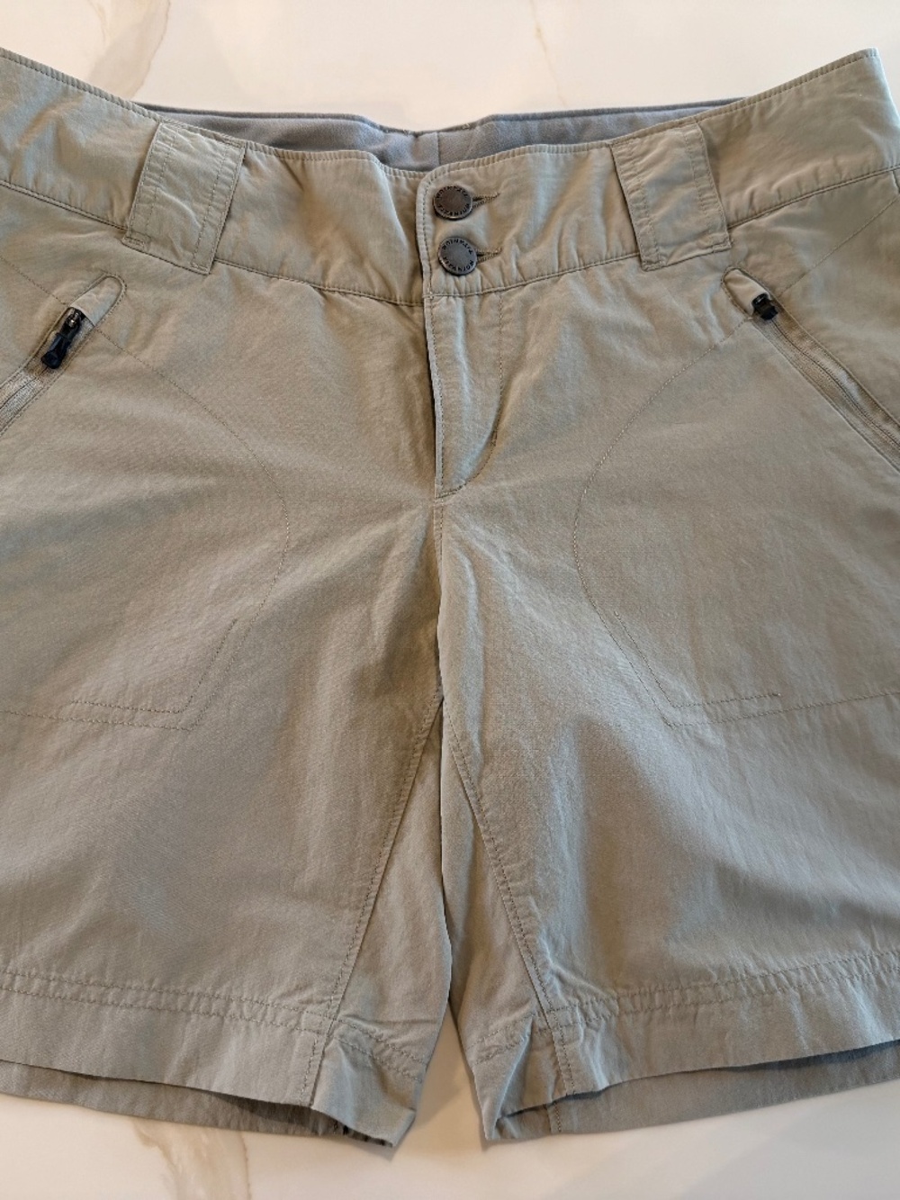 Womens Columbia Khaki Short, size 7